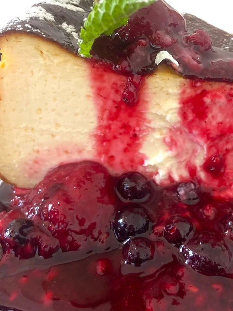 High-Protein Greek Yogurt Cheesecake with Red Mixed Fruit - Image 2