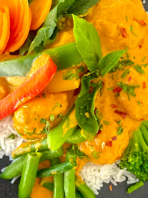 Frozen - Thai Chicken Meatballs with Rice - Image 2